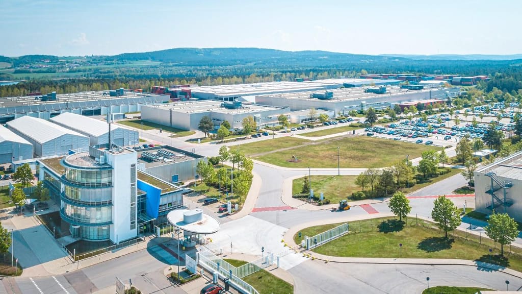 Complexo industrial de Wackersdorf, na Alemanha (foto: BMW)