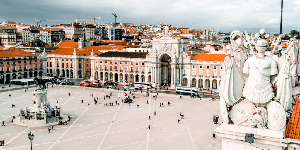 Lisboa Image by wirestock on Freepik