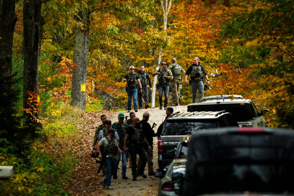 Investigação pelo autor do tiroteio no Maine (AP)