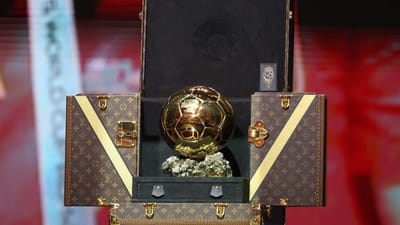 Bola de Ouro de Maradona no Mundial de 1986 vai ser leiloada - TVI