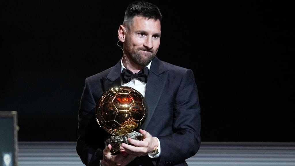 Lionel Messi vence oitava Bola de Ouro da carreira (Michel Euler/AP)