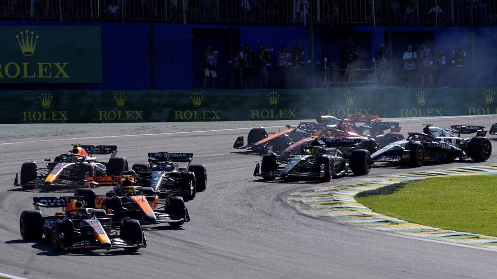 Max Verstappen corrida sprint (foto: AP Photo/Andre Penner)