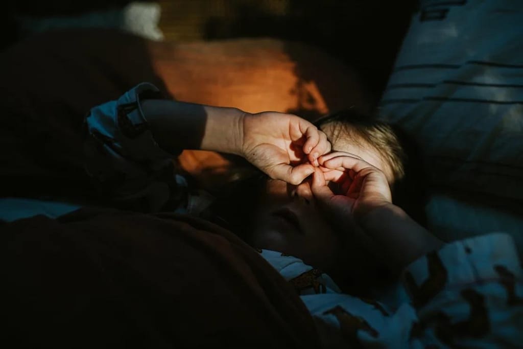 Problemas de sono na infância, dormir bem nos adolescentesà noite Catherine Falls Commercial/Moment RF/Getty Images