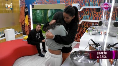 Márcia Soares chora desesperada. Jéssica e Monteiro abraçam concorrente: «Não aguento mais» - Big Brother