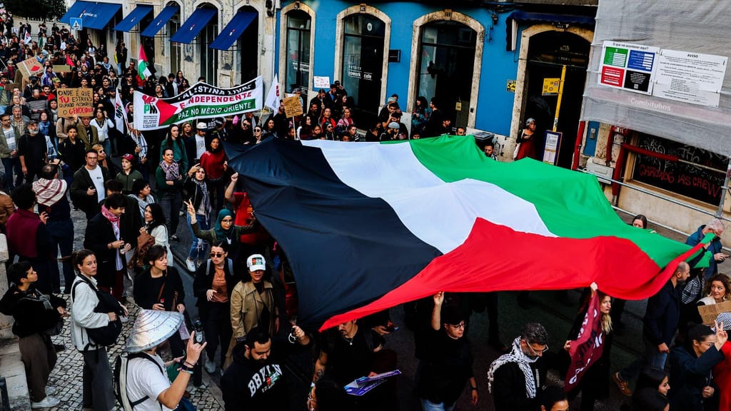 Manifestação em Lisboa "Fim ao genocídio. Palestina livre, já" (Manuel de Almeida/LUSA)