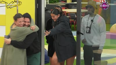 Amor no ar! Márcia agarra-se a Monteiro e frisa: «Que saudades que eu tinha tuas» - Big Brother