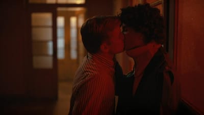 Zé Maria e Harry são apanhados em flagrante aos beijos - TVI