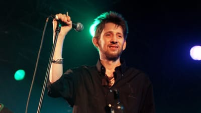 Morreu Shane MacGowan, o vocalista dos Pogues - TVI