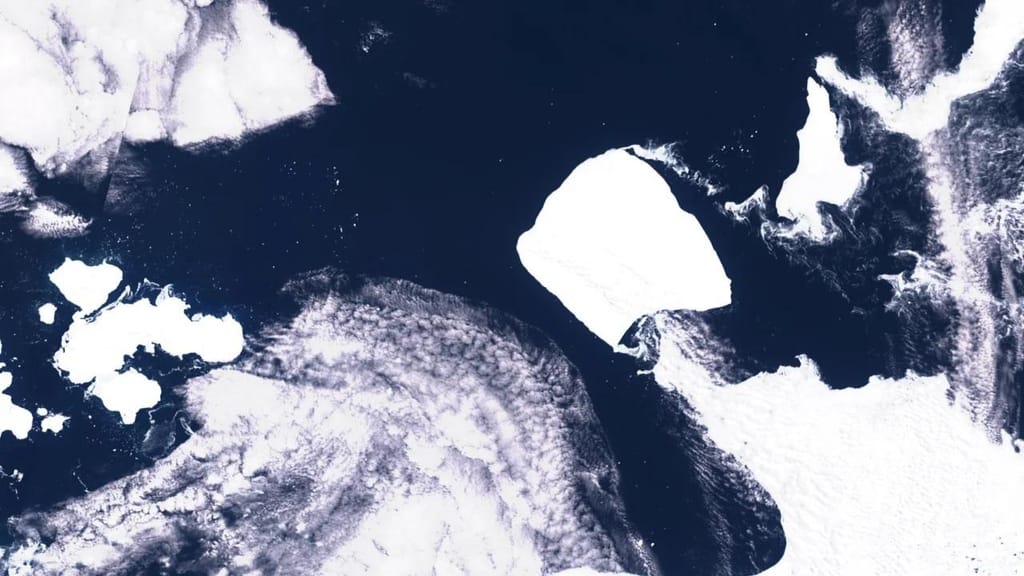 Imagem de satélite do maior icebergue do mundo, denominado A23a, visto na Antárctida a 15 de novembro de 2023. União Europeia/Copernicus Sentinel-3