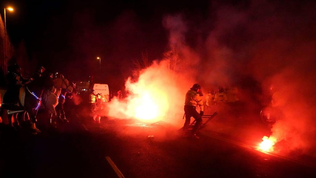 Violência em Birmingham (foto: David Davies/PA via AP)