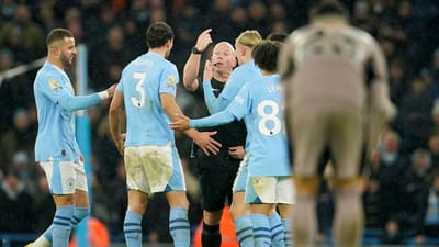 VÍDEO: a polémica decisão do árbitro no Manchester City-Tottenham - TVI