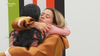 Joana Sobral e Iasmim Lira selam as pazes com um abraço: «Desculpa ter falado assim» - Big Brother