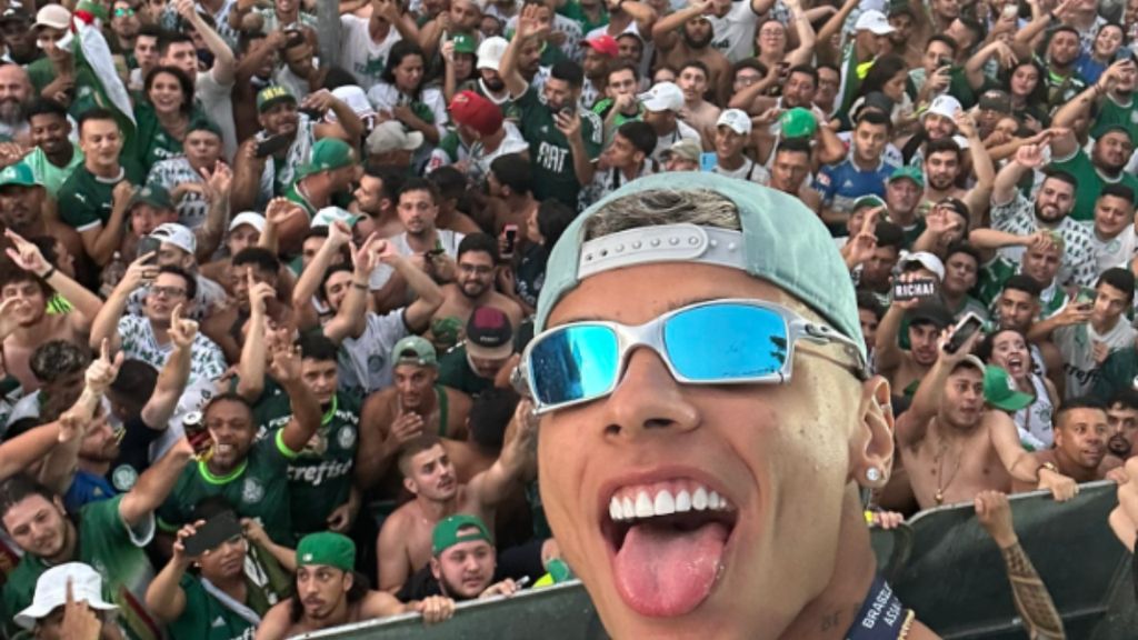 Milhares de adeptos esperaram o Palmeiras em São Paulo