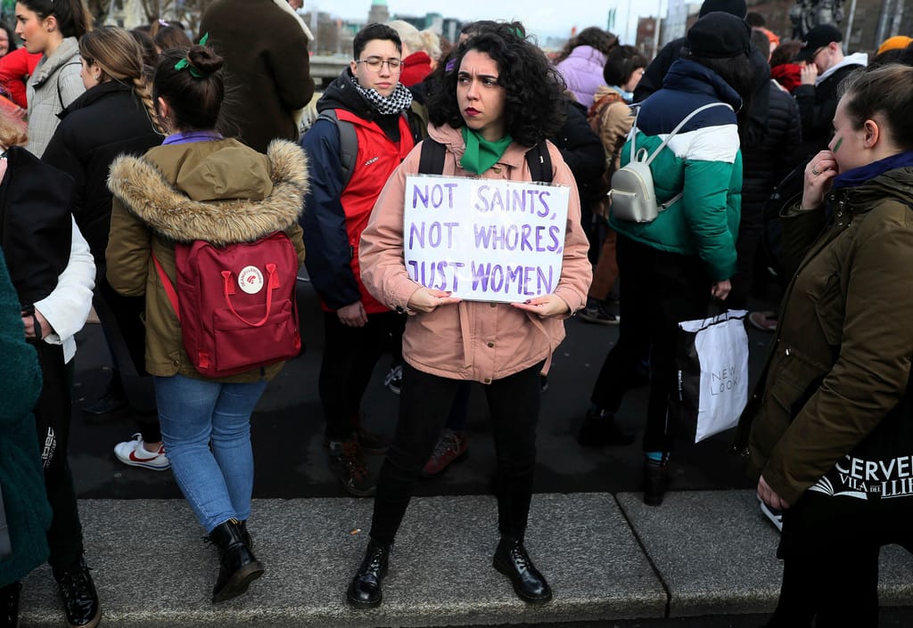 Mulheres, Irlanda. AP PHOTO