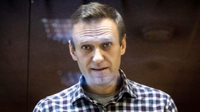 Alexei Navalny reaparece. Opositor de Putin foi levado para a prisão ‘Lobo Polar’, uma das mais difíceis da Rússia - TVI