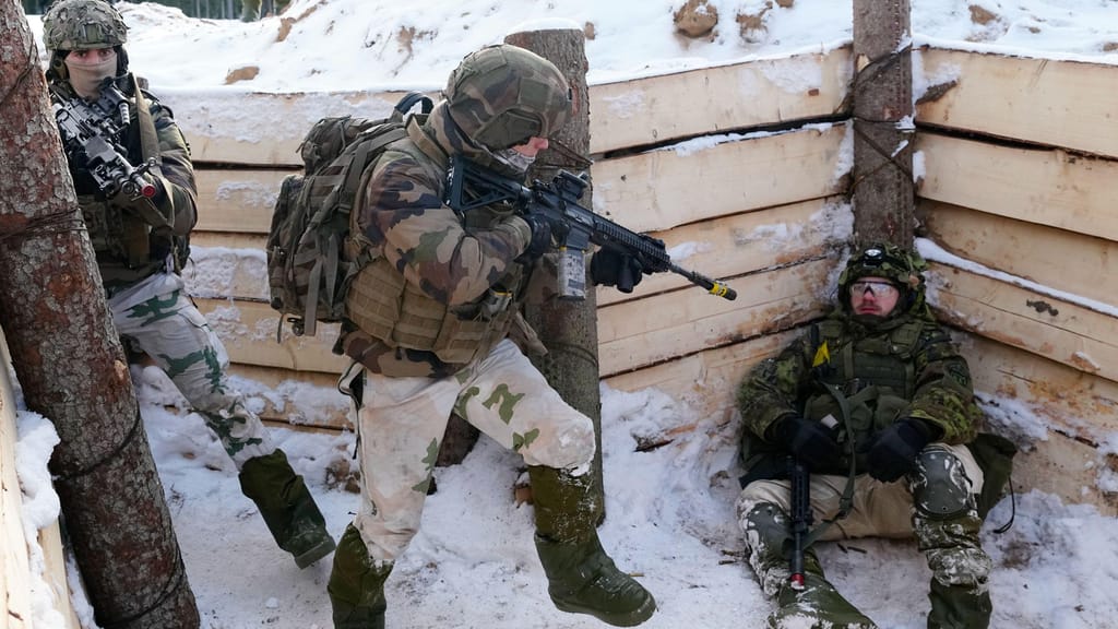 Tropas franceses em exercícios da NATO na Estónia (AP)