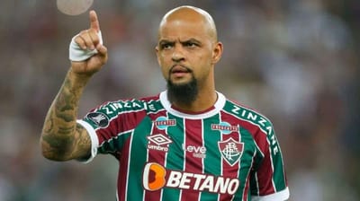 VÍDEO: Felipe Melo agride assessor do Goianiense em nova derrota do Fluminense - TVI