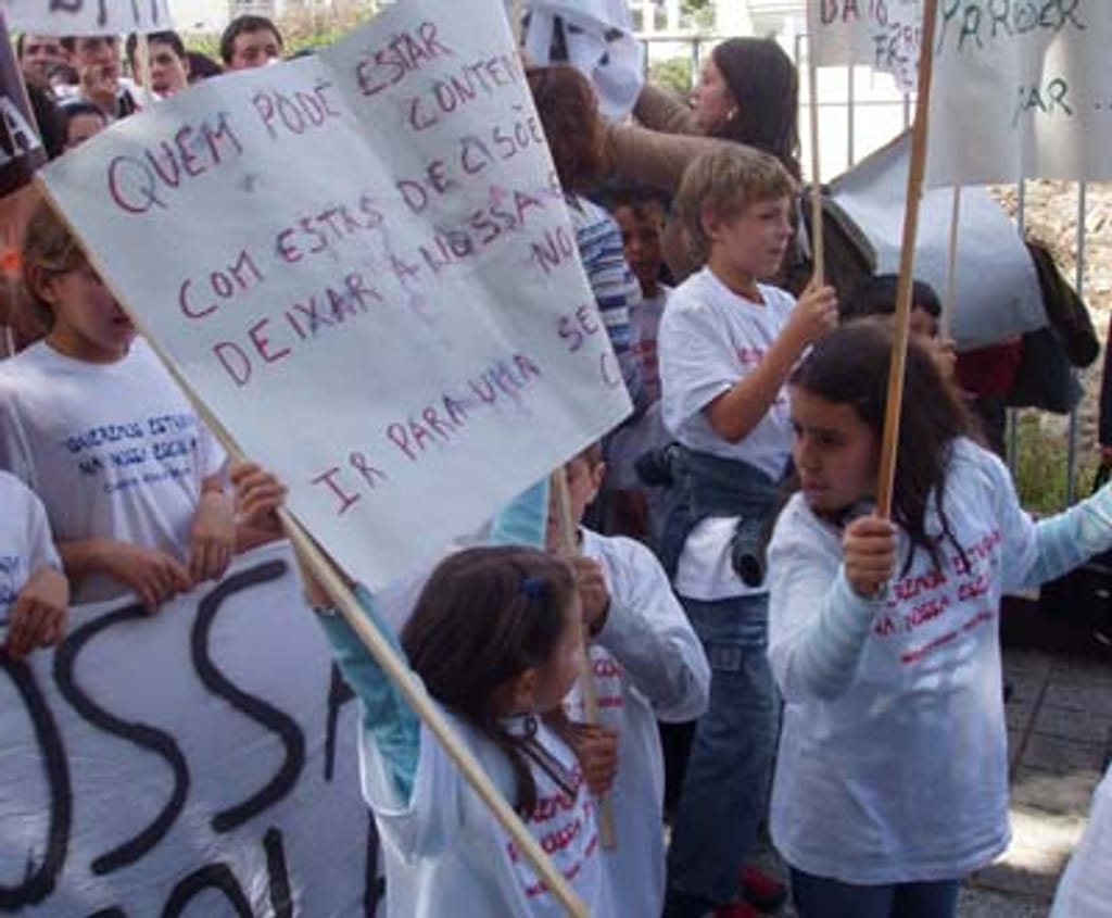 Manifestação contra o fecho de escolas. Foto: Pedro Sales Dias