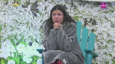 A horas da final, Márcia Soares desaba em lágrimas logo pela manhã - Big Brother