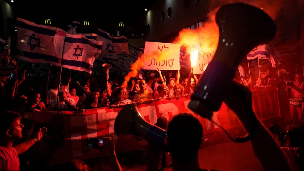 Protesto contra a reforma judicial em Israel (Ariel Schalit/AP)