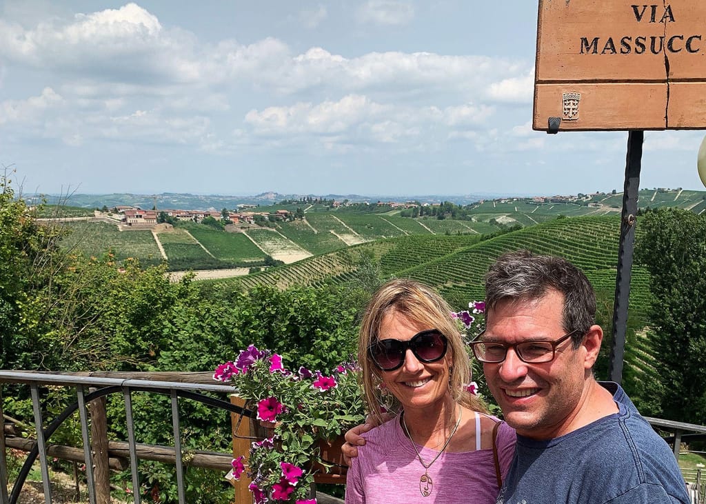 Tom e Aileen White compraram uma casa na aldeia italiana de Exilles em 2017 (Tom Winter)