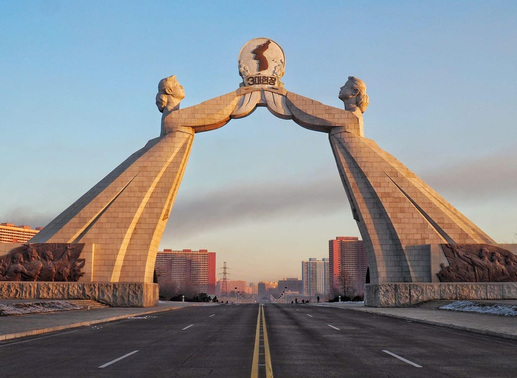 Coreia do Norte inaugura cidade que considera o expoente máximo da  civilização moderna - SIC Notícias