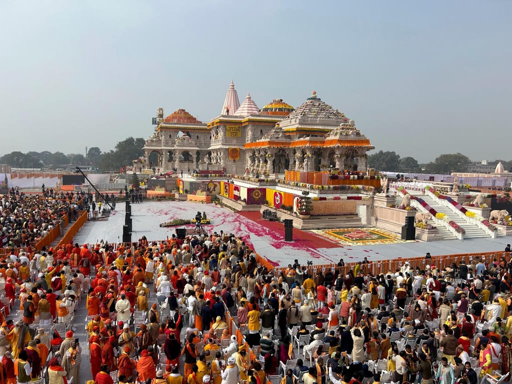 Templo Ram na Índia (Associated Press)