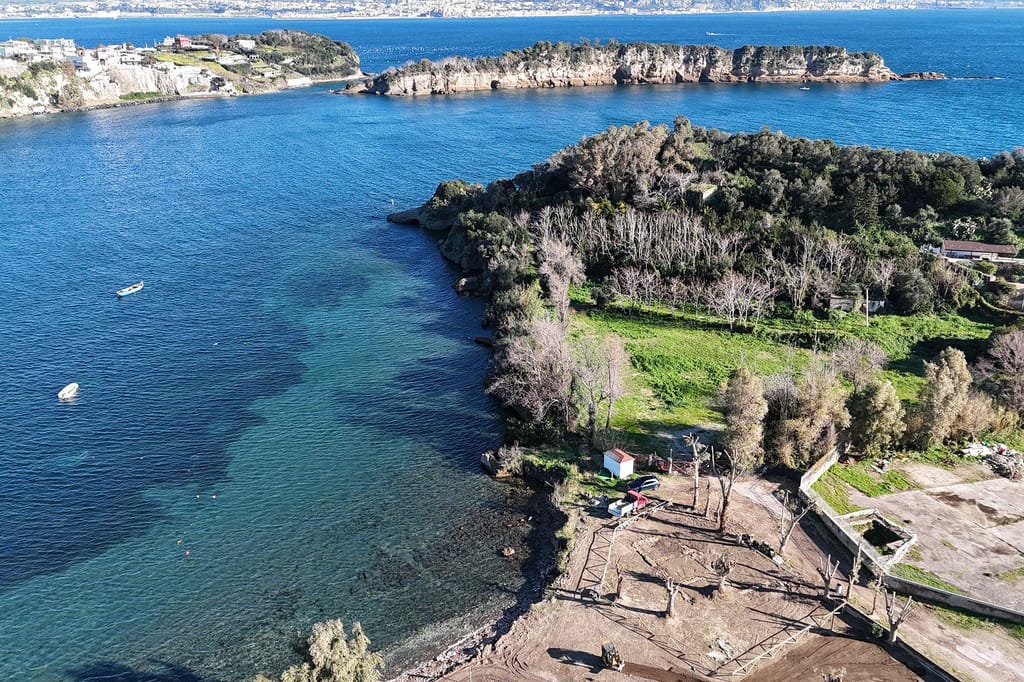 Ruínas de casa de praia com 2000 anos descobertas em Itália (CNN Internacional)