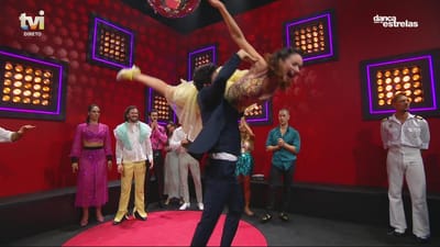 Só rir: Bruno Cabrerizo faz rodopiar no ar Joana de Verona! - TVI