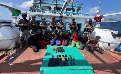Marinha indiana resgata navio sequestrado por piratas da Somália - TVI
