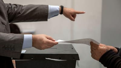 Eleições: Votos dos emigrantes continuam a crescer e cartas devolvidas diminuem - TVI