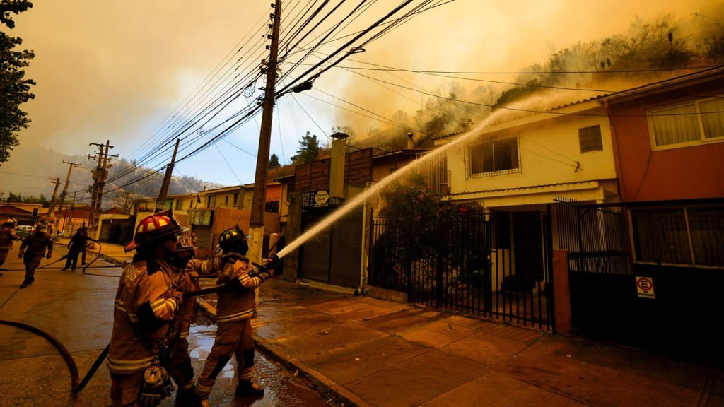 Incêndio em Vina del Mar, Chile (AP)