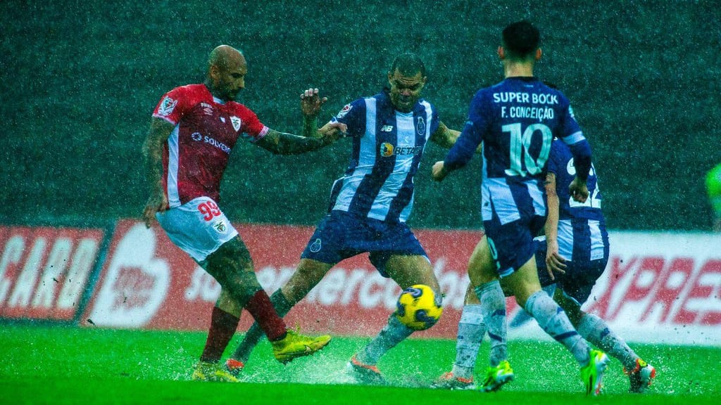 Santa Clara-FC Porto (EDUARDO COSTA/LUSA)