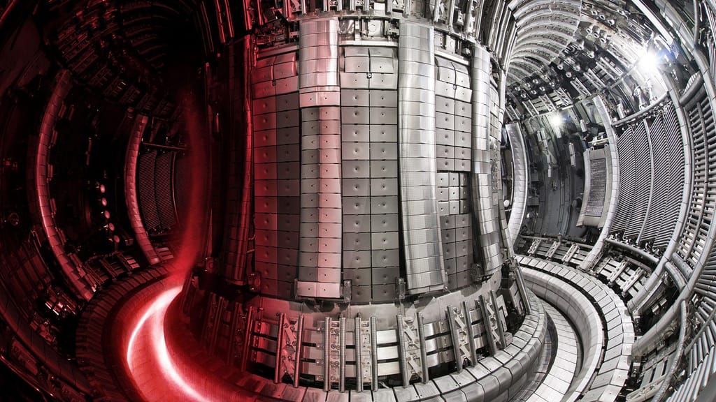 O interior do tokamak JET, que realizou a sua última grande experiência de fusão nuclear. Autoridade da Energia Atómica do Reino Unido