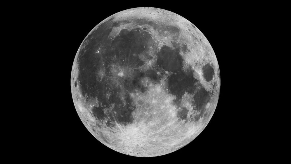 À medida que o núcleo da lua arrefece e encolhe, a sua superfície desenvolve dobras que criam "terremotos da lua" e deslizamentos de terra, segundo um novo estudo. Aqui está uma imagem composta da lua com dados de 1994. NASA