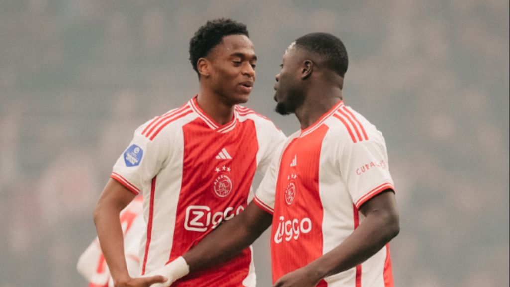 Ajax-Nijmegen, Liga neerlandesa (Twitter Ajax)