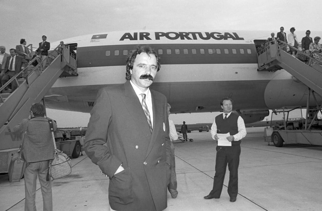 Artur Jorge antes da partida do FC Porto para Viena, onde conquistou a Taça dos Campeões Europeus, em 1987 (Frank Leonhardt/picture alliance via Getty Images)