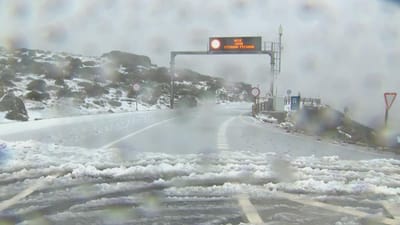 Neve fecha estradas de travessia do maciço central da Serra da Estrela - TVI