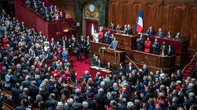 França torna-se o primeiro país a consagrar o direito ao aborto na Constituição - TVI