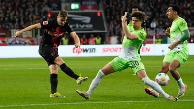 Alemanha: Grimaldo assiste na vitória sobre o Wolfsburgo de Tiago Tomás - TVI