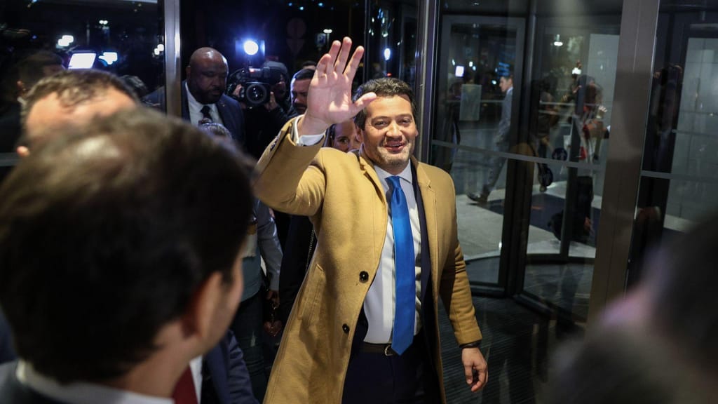 Líder do Chega, André Ventura, entra na sede de campanha ( Miguel A. Lopes/ LUSA)