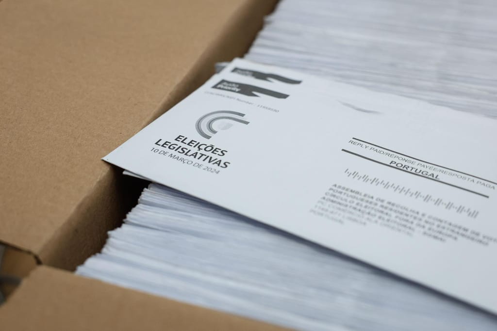 Início da recolha e contagem de votos dos residentes no estrangeiro (António Pedro Santos/Lusa)