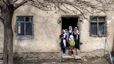 Já começou o ano letivo no Afeganistão. Um milhão de alunas não regressaram às salas de aula - TVI