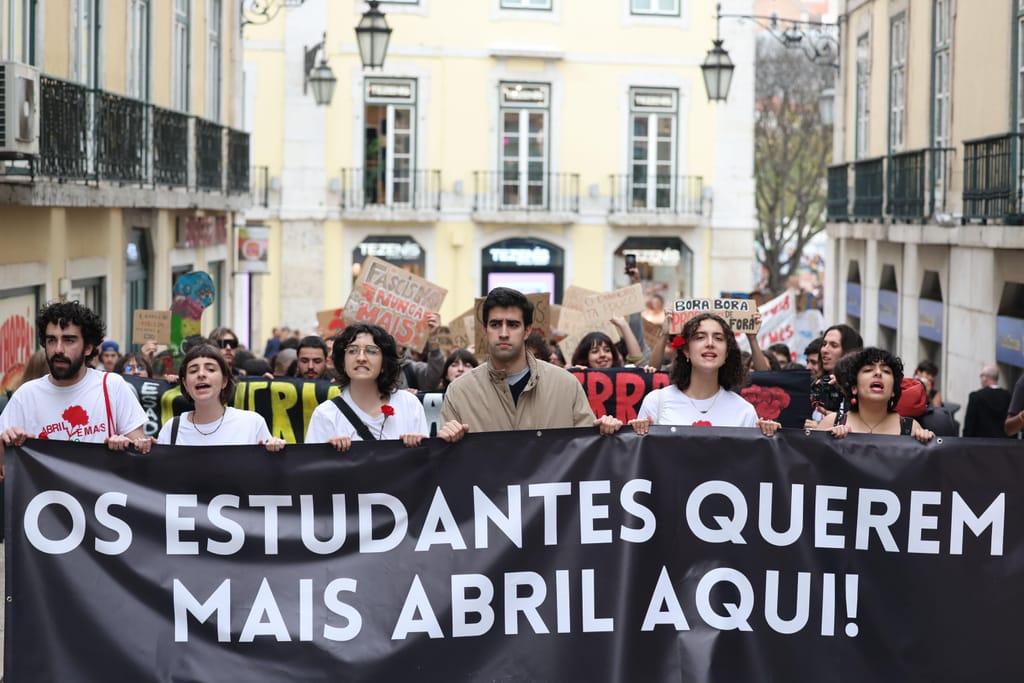 Estudantes em protesto (Lusa/António Cotrim)