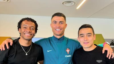 FOTOS: Cuadrado assinala reencontro com Ronaldo e Cancelo em Lisboa - TVI