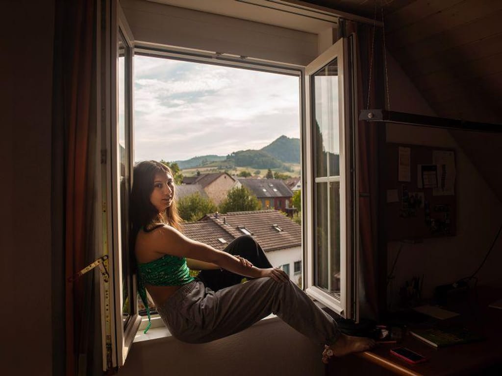 Sofiia, 17 anos, em casa em Gipf-Oberfrick, Suíça, em julho de 2022 (Cortesia de Polly Braden)