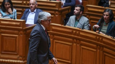 PSD retira candidatura de Aguiar-Branco para presidente da Assembleia da República - TVI