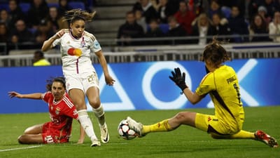 Champions feminina: distração defensiva abre caminho para Lyon eliminar Benfica - TVI