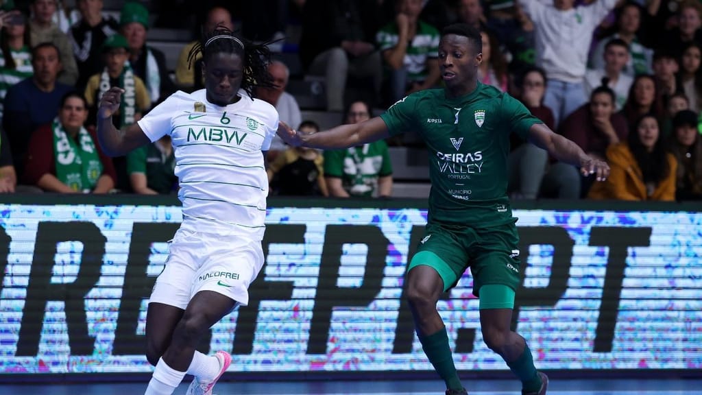 Futsal: Zicky Té e Mamadú Ture em duelo no Leões de Porto Salvo-Sporting, das meias-finais da Taça de Portugal (FPF)