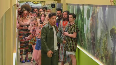 Estilo invade a casa do Big Brother! Concorrentes brilham ao desfilar roupas de Leokádia Pombo - Big Brother